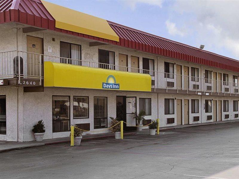 Days Inn By Wyndham Fresno South Екстериор снимка