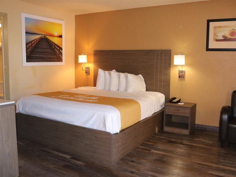 Days Inn By Wyndham Fresno South Екстериор снимка