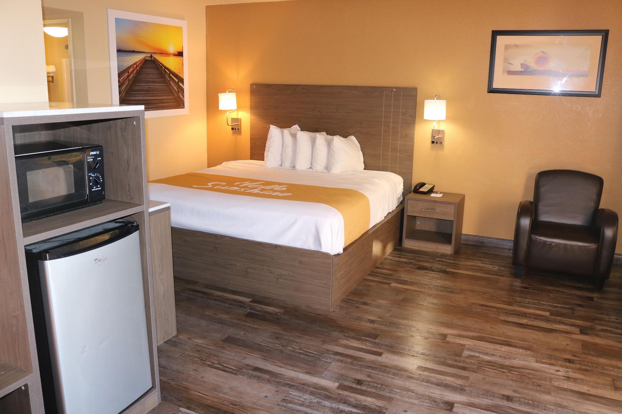 Days Inn By Wyndham Fresno South Екстериор снимка
