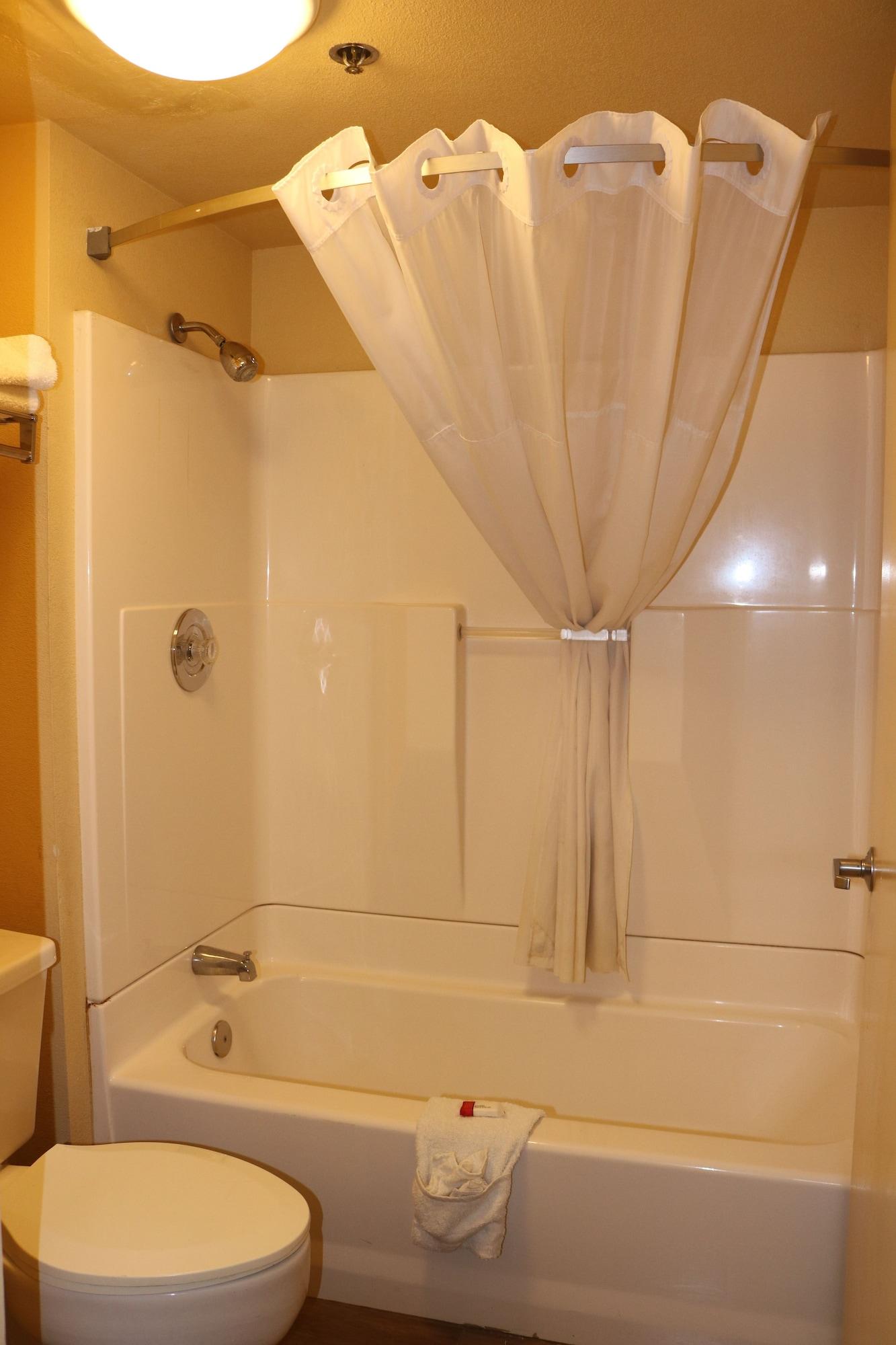 Days Inn By Wyndham Fresno South Екстериор снимка