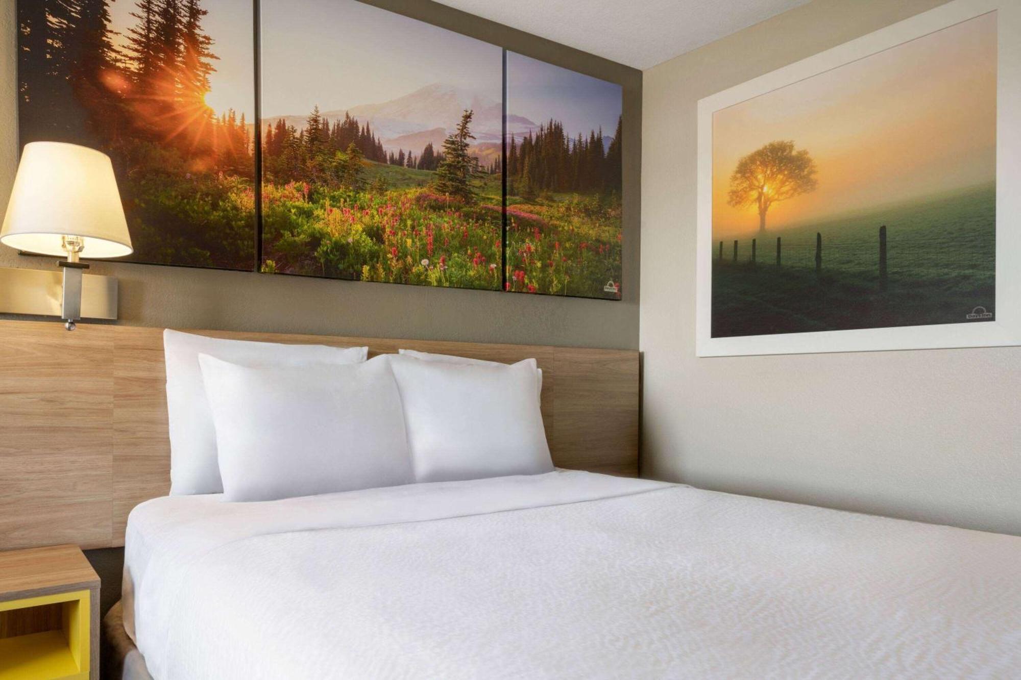 Days Inn By Wyndham Fresno South Екстериор снимка