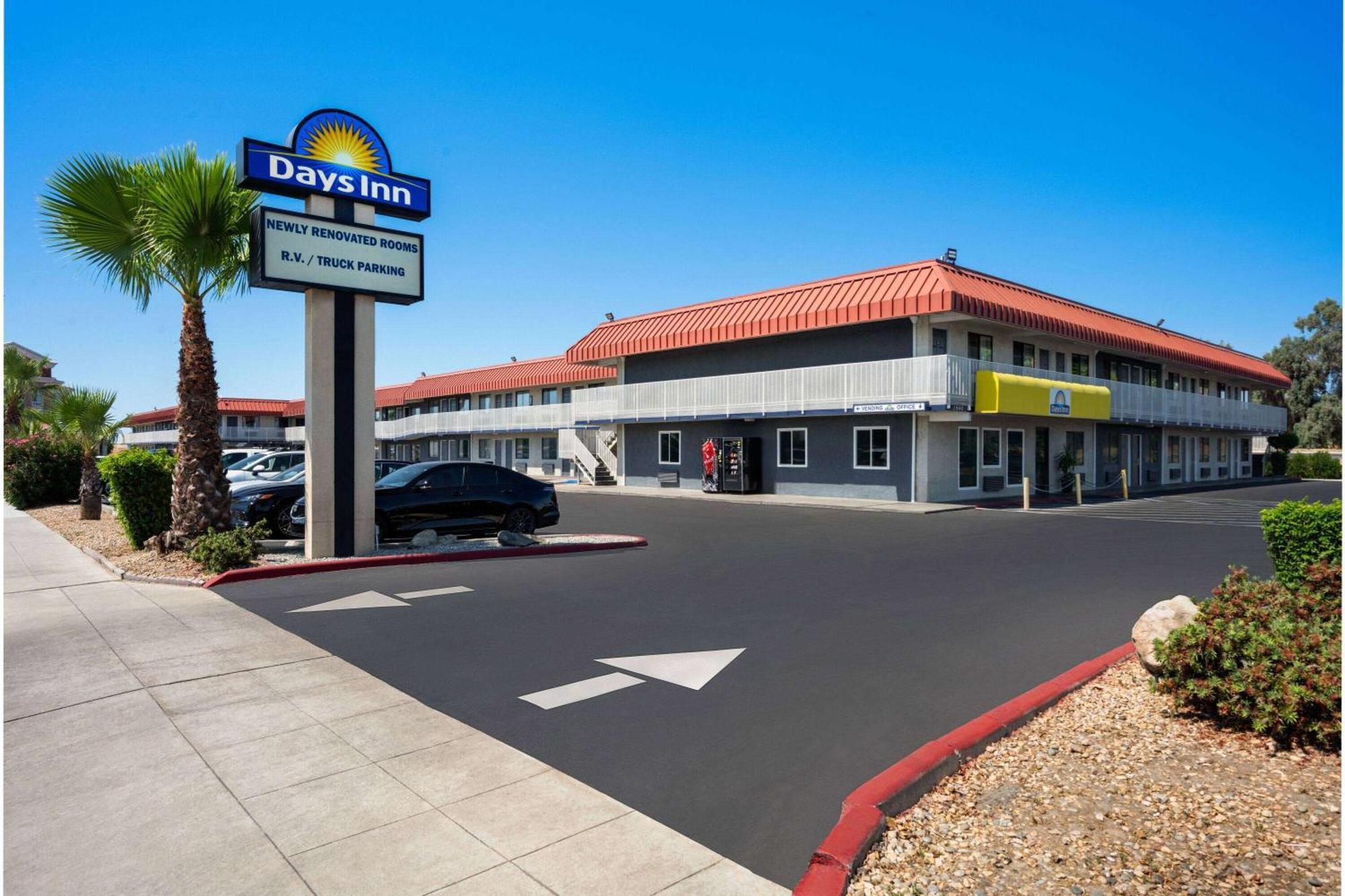 Days Inn By Wyndham Fresno South Екстериор снимка