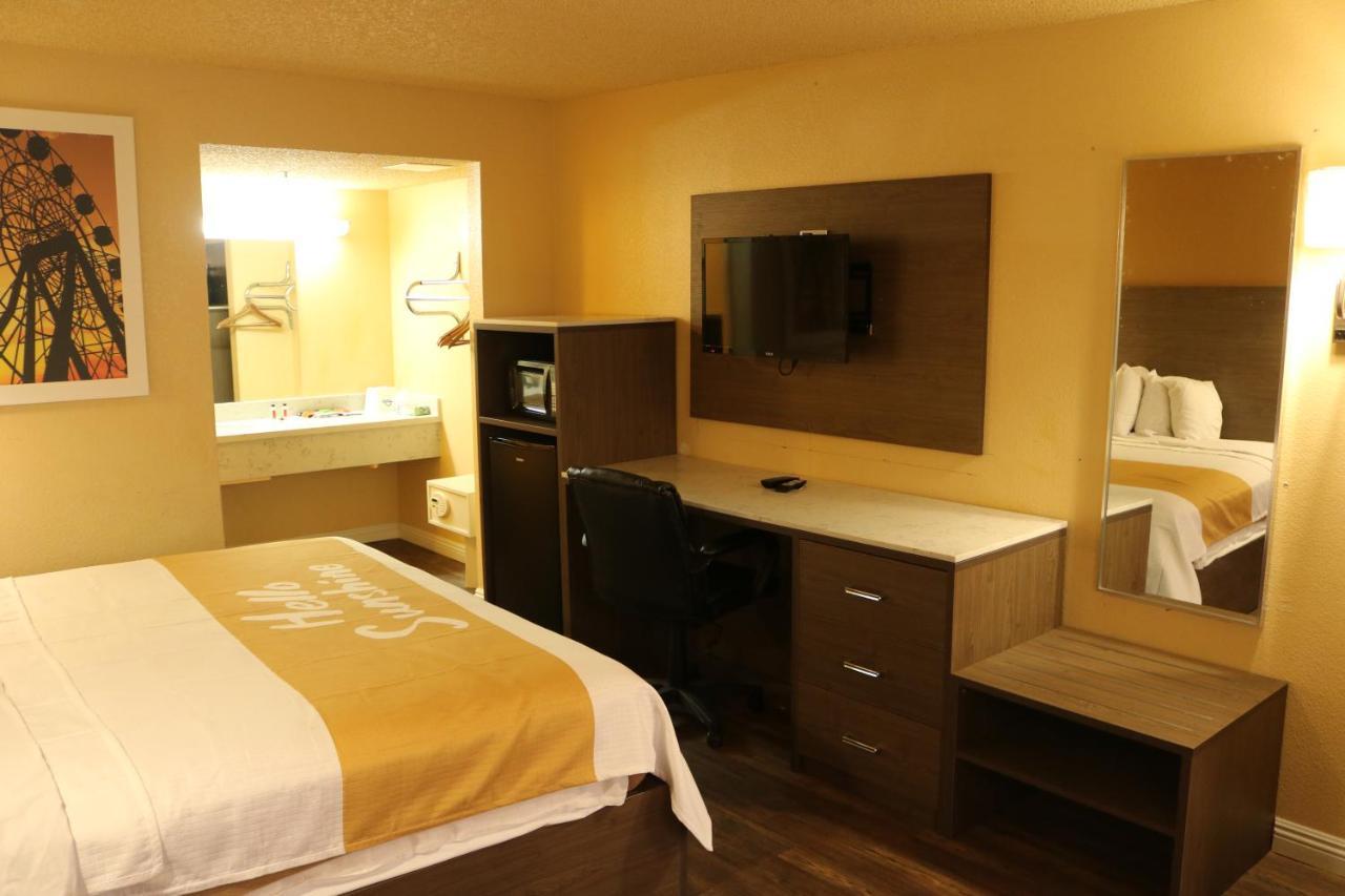 Days Inn By Wyndham Fresno South Екстериор снимка